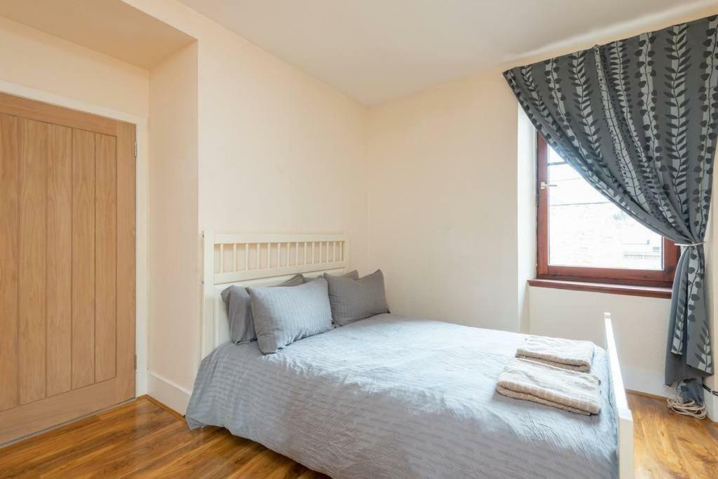 Ness Central Apartment - Greig Street Inverness Bagian luar foto