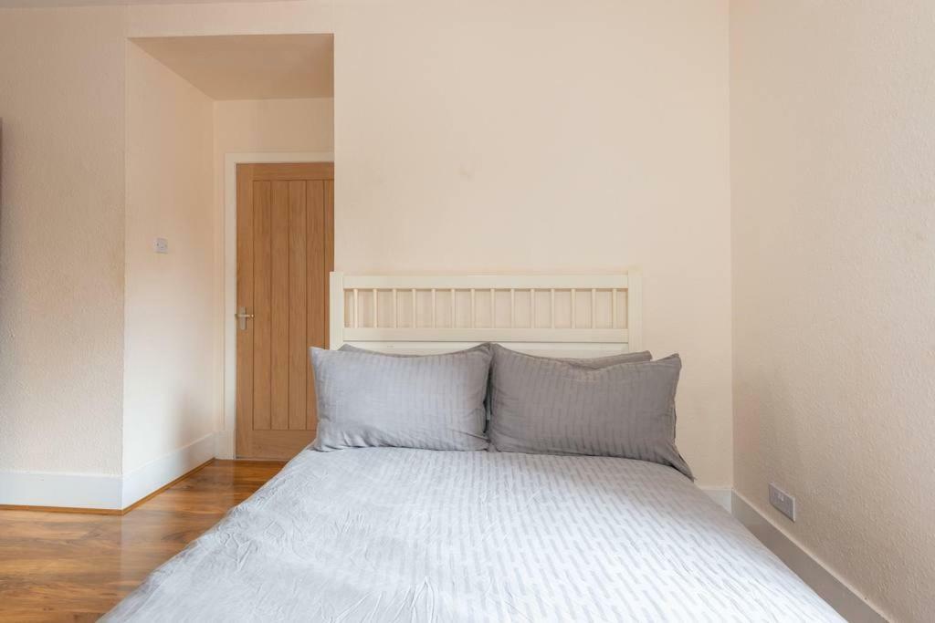 Ness Central Apartment - Greig Street Inverness Bagian luar foto